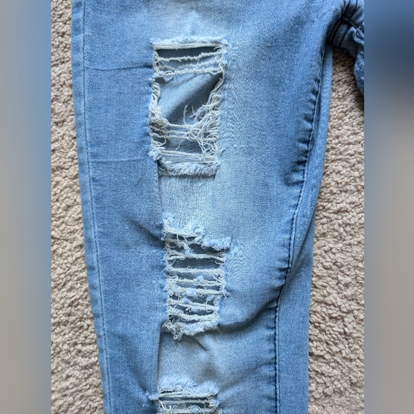 Junior Jean  Light Blue Wash Distressed  Size 11/12 - Picture 6 of 6